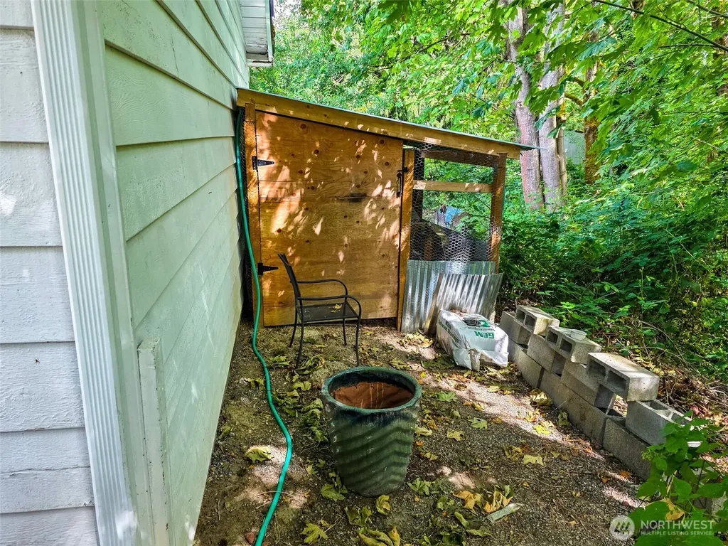 11422 71st Place S Seattle WA 98178