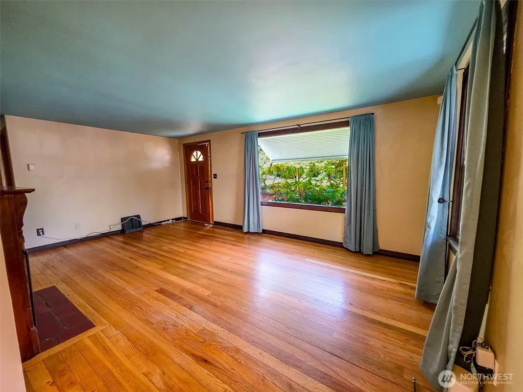11422 71st Place S Seattle WA 98178