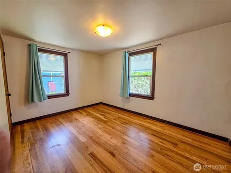 11422 71st Place S Seattle WA 98178