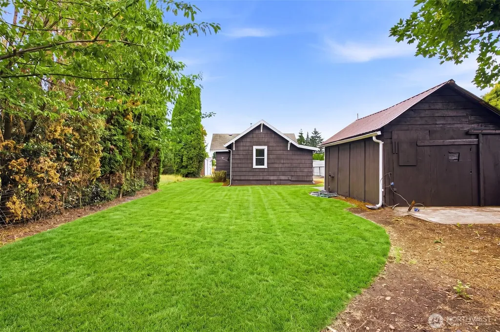 8421 S D Street S Tacoma WA 98444