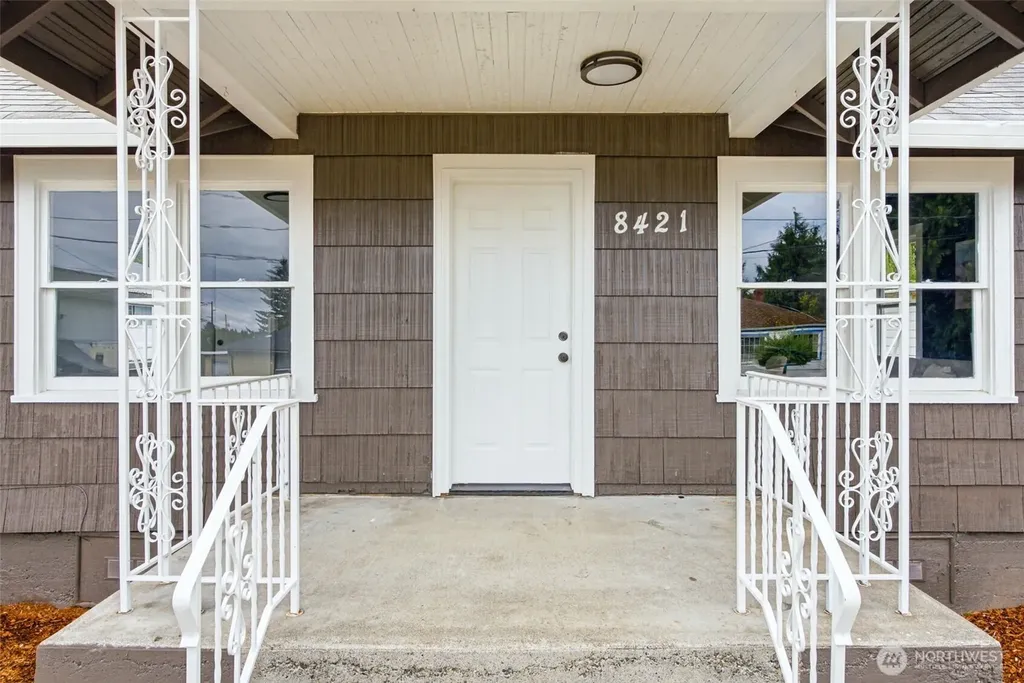 8421 S D Street S Tacoma WA 98444