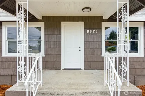 8421 S D Street S Tacoma WA 98444