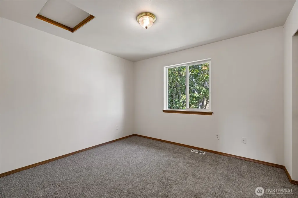 808 13th Street SE Puyallup WA 98372