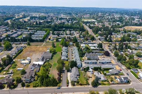 808 13th Street SE Puyallup WA 98372