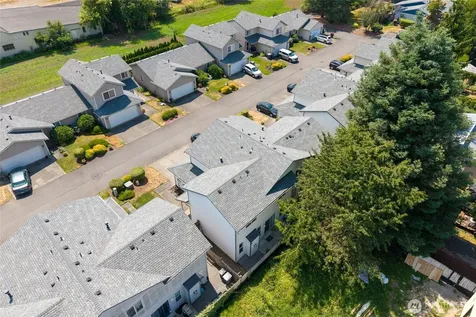 808 13th Street SE Puyallup WA 98372