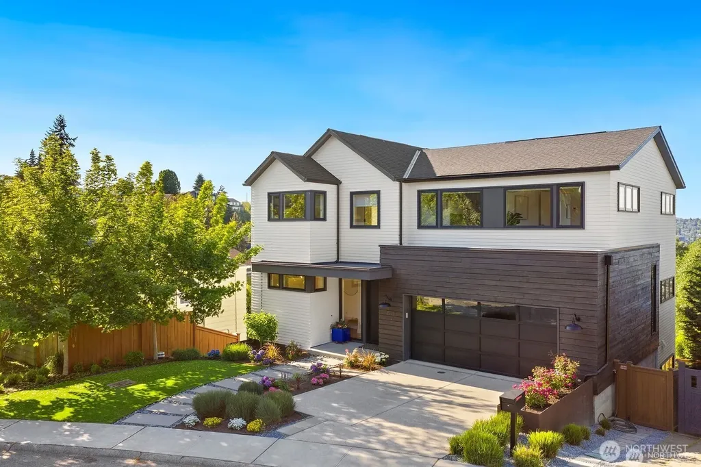 728 W Etruria Street Seattle WA 98119