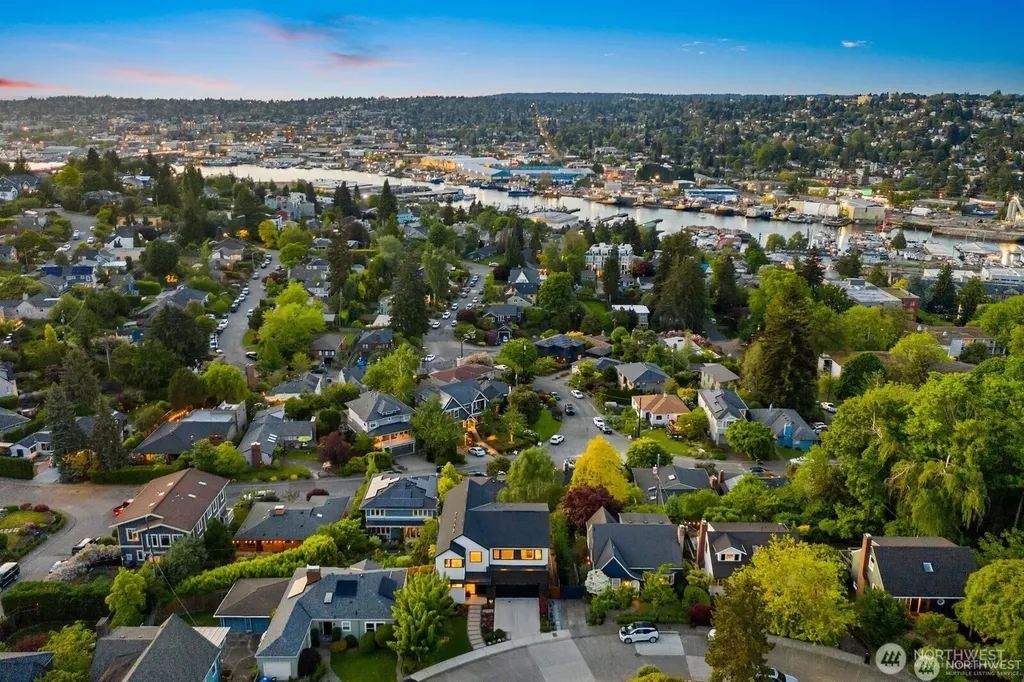 728 W Etruria Street Seattle WA 98119
