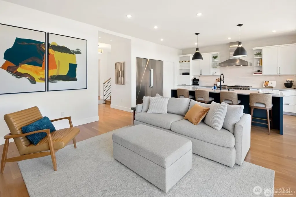 728 W Etruria Street Seattle WA 98119