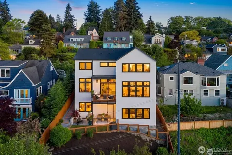 728 W Etruria Street Seattle WA 98119