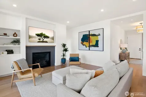 728 W Etruria Street Seattle WA 98119