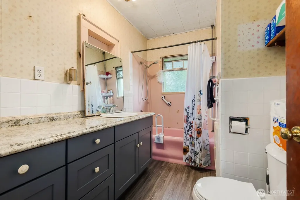 4317 SW Charlestown Street Seattle WA 98116