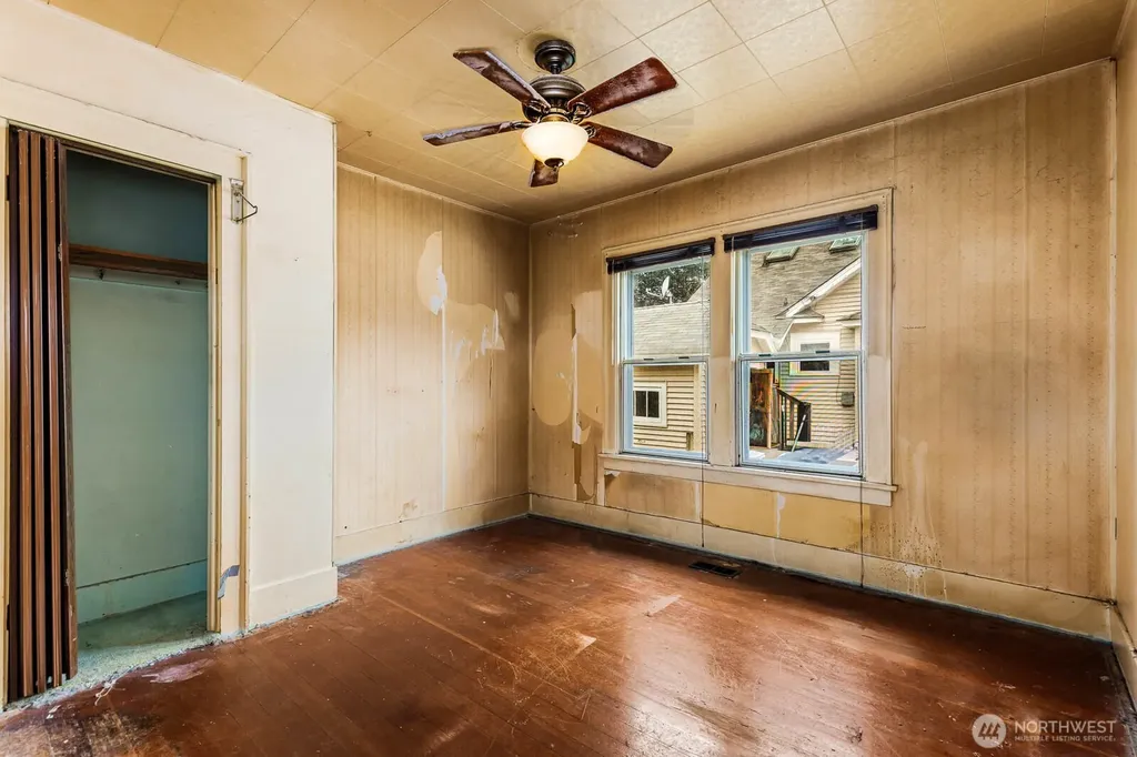 4317 SW Charlestown Street Seattle WA 98116