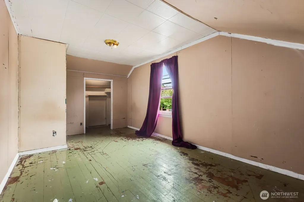 4317 SW Charlestown Street Seattle WA 98116