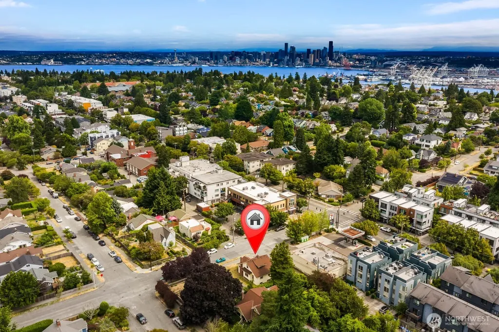 4317 SW Charlestown Street Seattle WA 98116