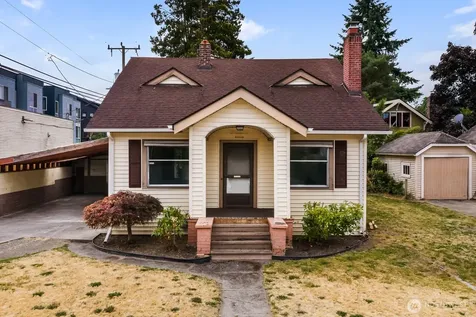 4317 SW Charlestown Street Seattle WA 98116