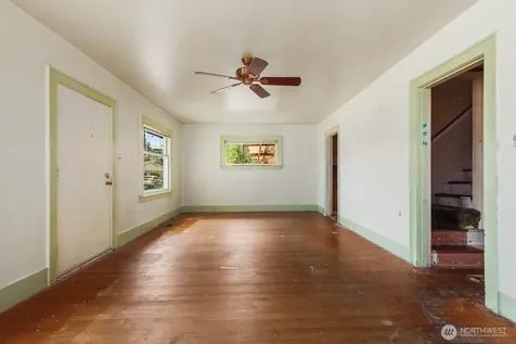 4317 SW Charlestown Street Seattle WA 98116