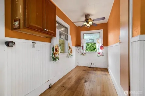 4317 SW Charlestown Street Seattle WA 98116