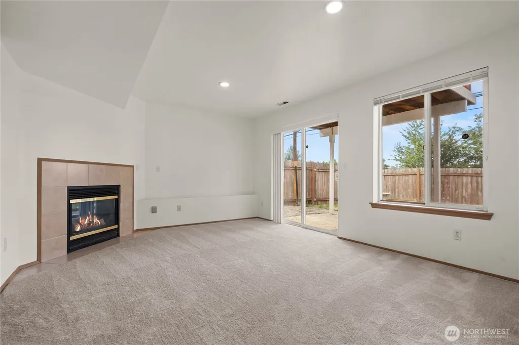 13716 21st Avenue E Tacoma WA 98445