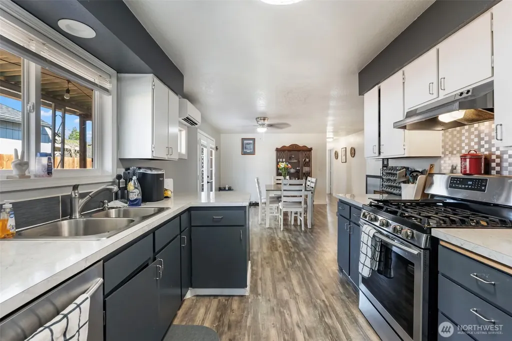 4210 Ohio Longview WA 98632