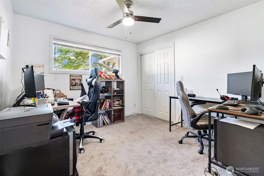 4210 Ohio Longview WA 98632