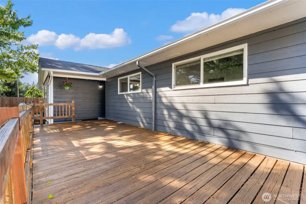 4210 Ohio Longview WA 98632