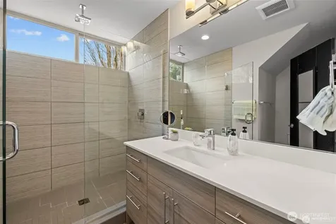 1816 14th Avenue Seattle WA 98122
