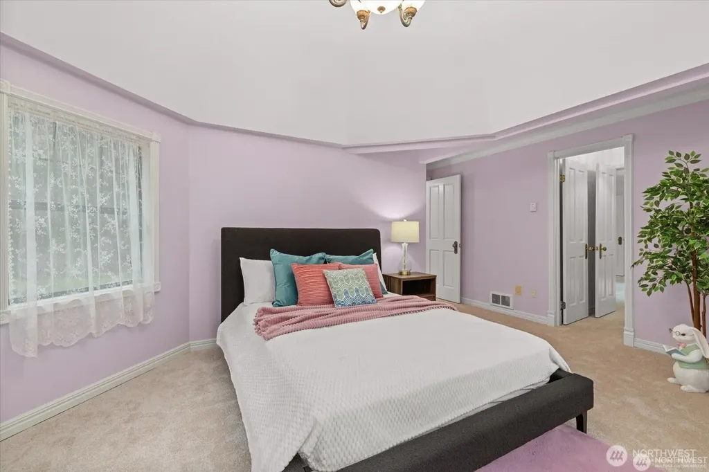 19524 230th Avenue NE Woodinville WA 98077
