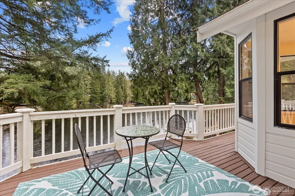 19524 230th Avenue NE Woodinville WA 98077