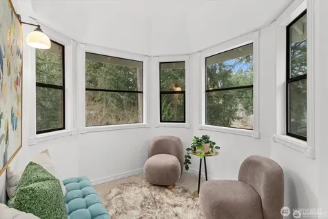 19524 230th Avenue NE Woodinville WA 98077