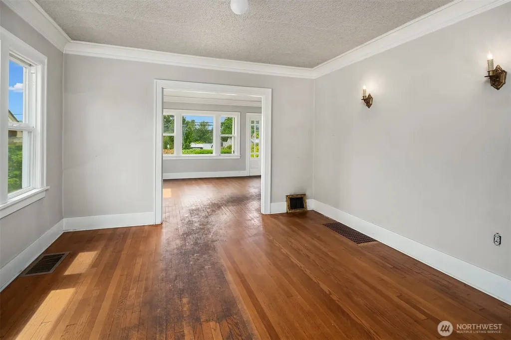 2518 30th Avenue S Seattle WA 98144