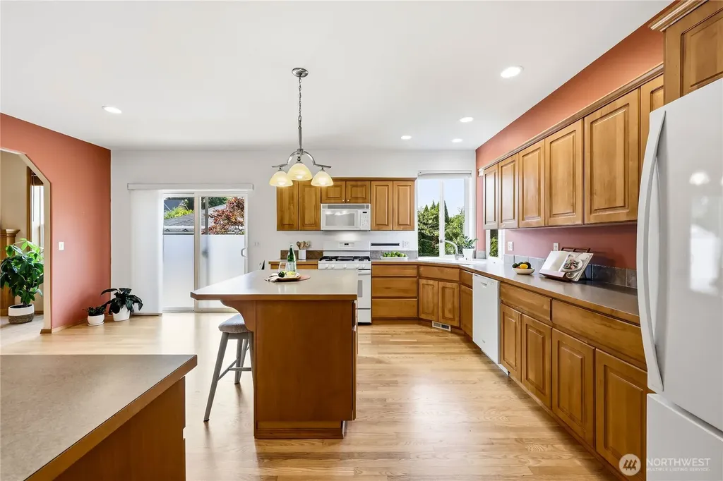 1381 NE Amber Court Poulsbo WA 98370