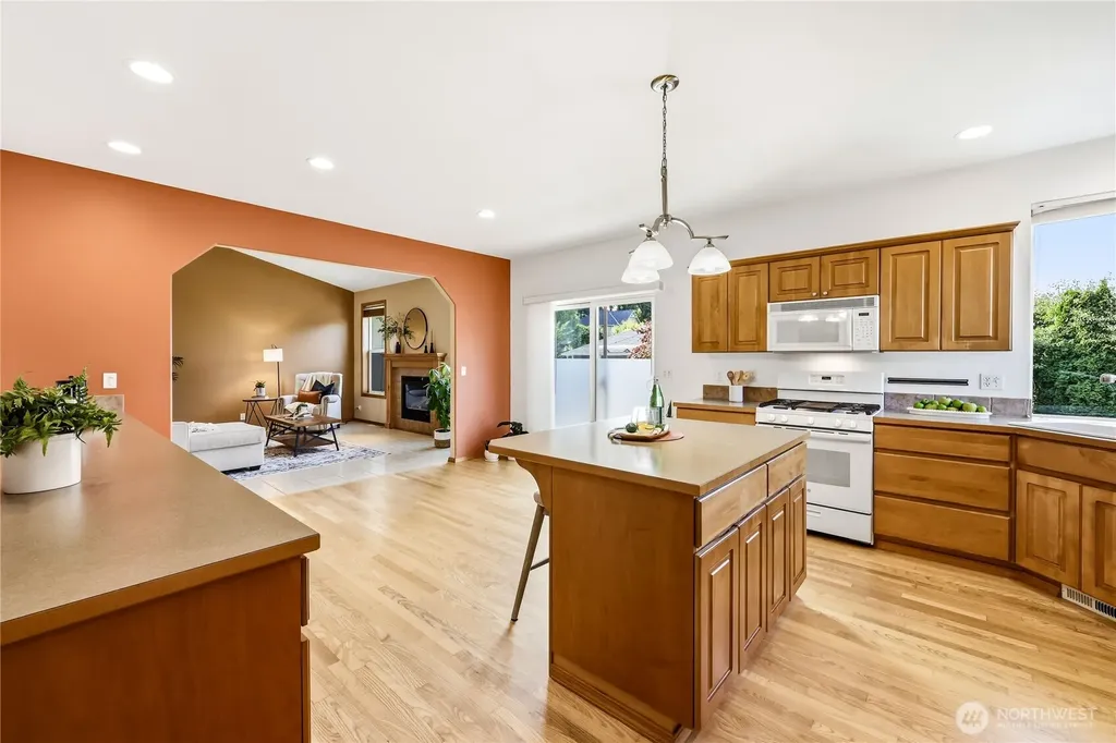 1381 NE Amber Court Poulsbo WA 98370