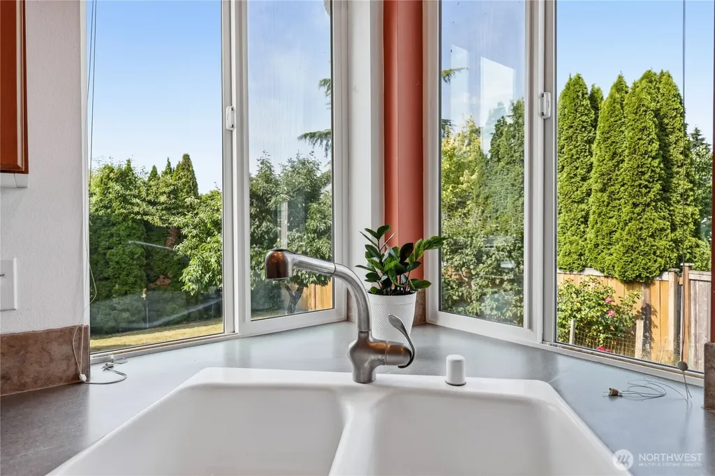 1381 NE Amber Court Poulsbo WA 98370