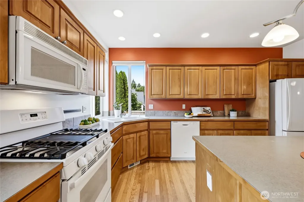 1381 NE Amber Court Poulsbo WA 98370