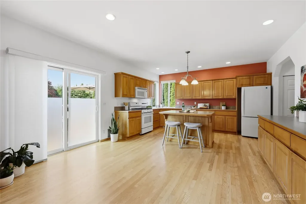 1381 NE Amber Court Poulsbo WA 98370
