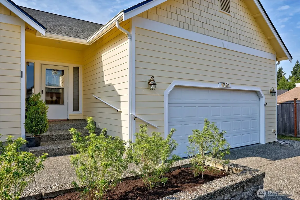 1381 NE Amber Court Poulsbo WA 98370