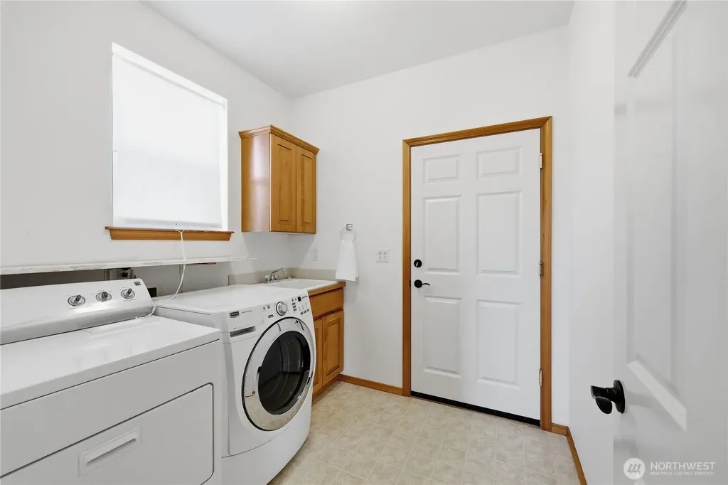 1381 NE Amber Court Poulsbo WA 98370