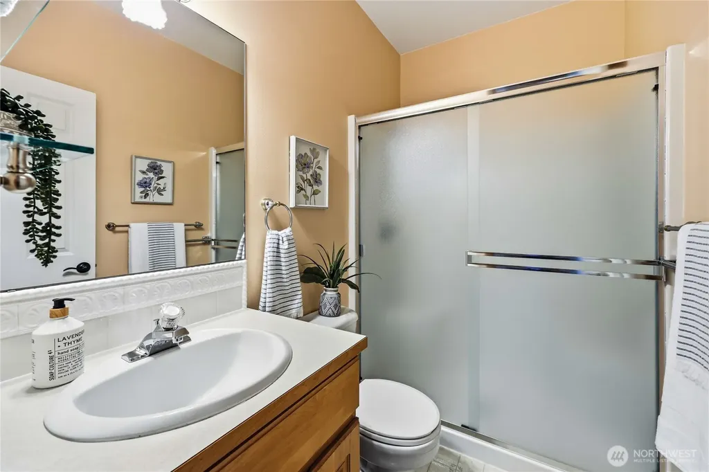 1381 NE Amber Court Poulsbo WA 98370