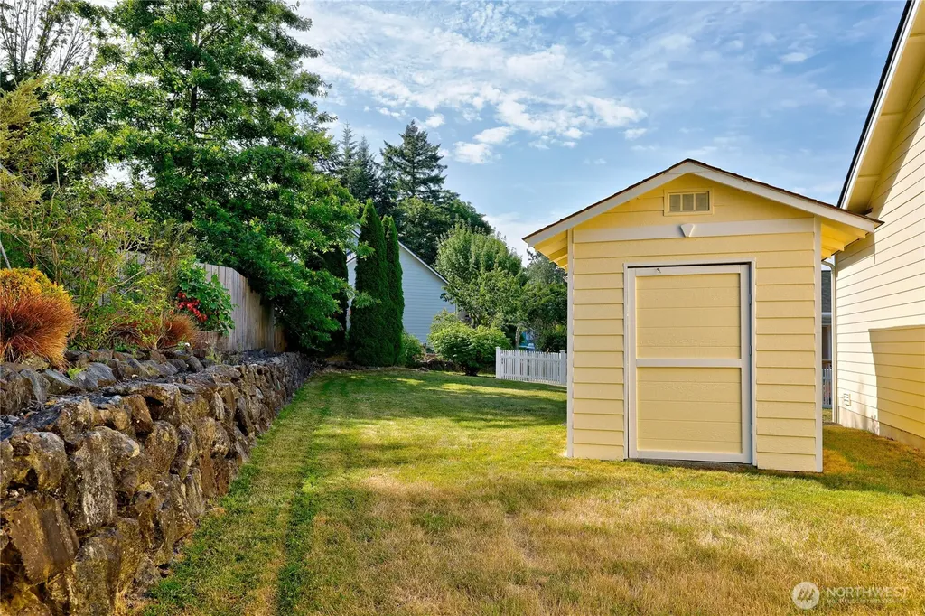 1381 NE Amber Court Poulsbo WA 98370