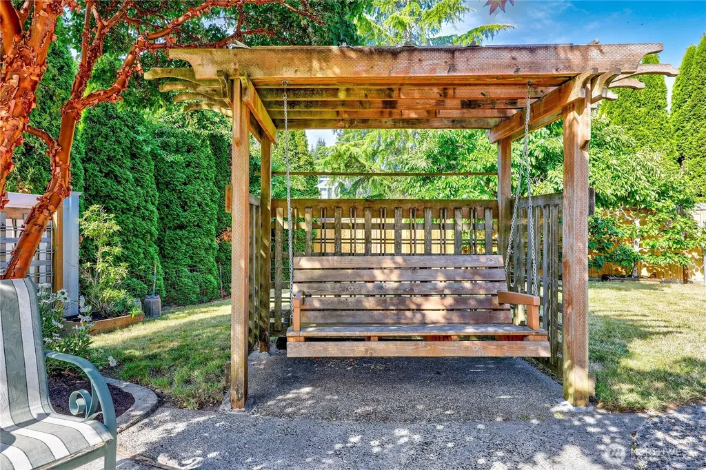 1381 NE Amber Court Poulsbo WA 98370