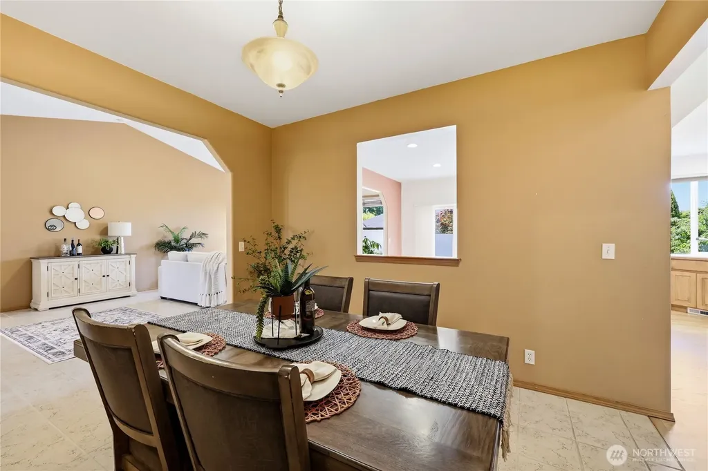 1381 NE Amber Court Poulsbo WA 98370