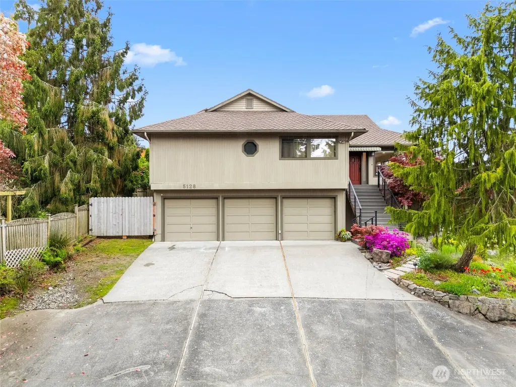 5128 Seaview Way Everett WA 98203