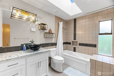 5128 Seaview Way Everett WA 98203