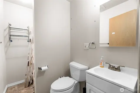 5128 Seaview Way Everett WA 98203