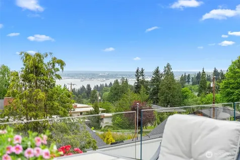 5128 Seaview Way Everett WA 98203