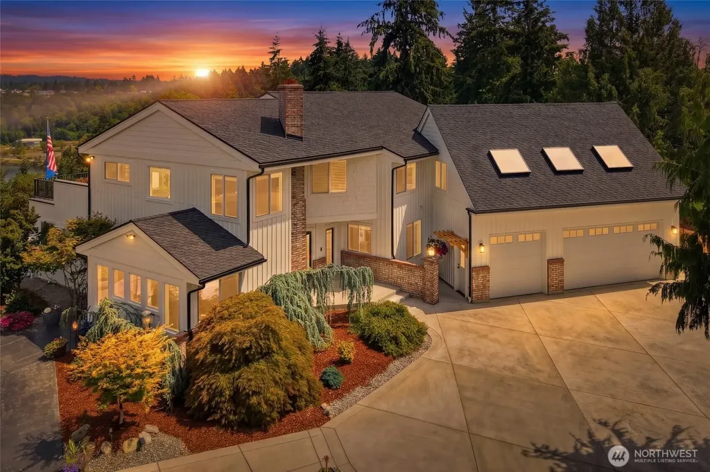 35 Silver Beach Drive Steilacoom WA 98388