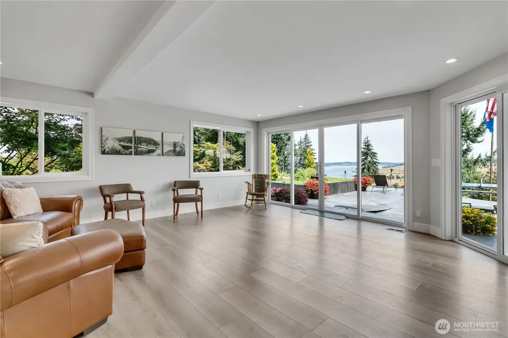 35 Silver Beach Drive Steilacoom WA 98388