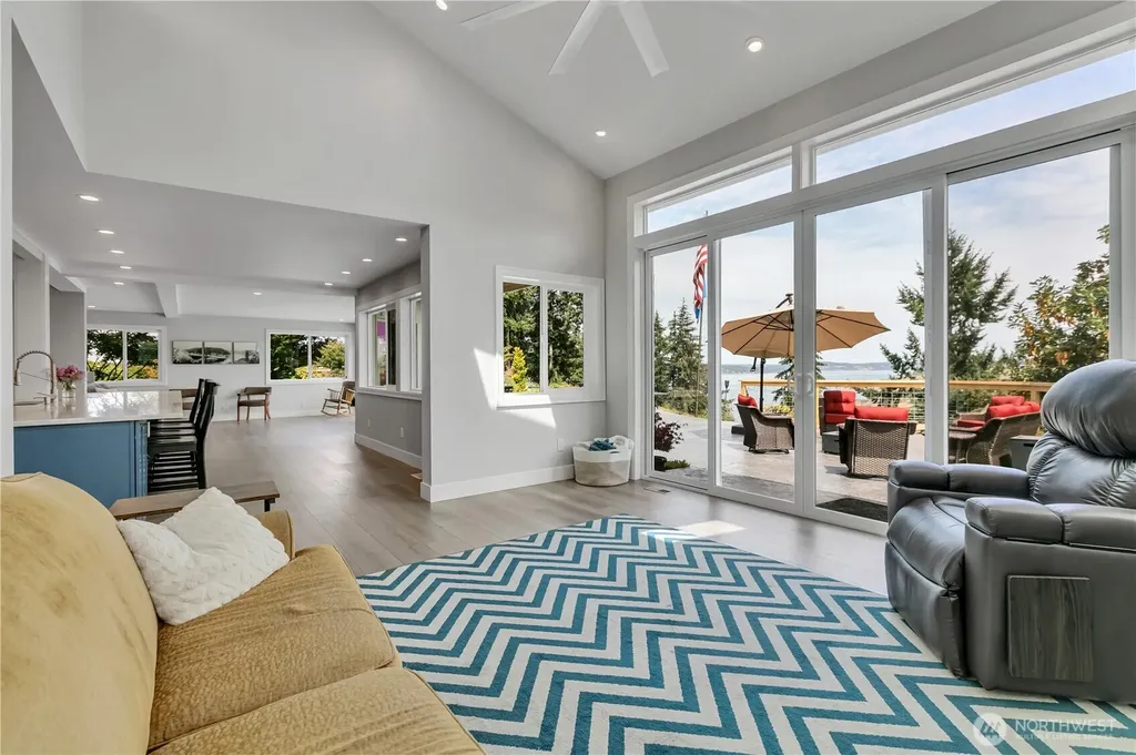 35 Silver Beach Drive Steilacoom WA 98388