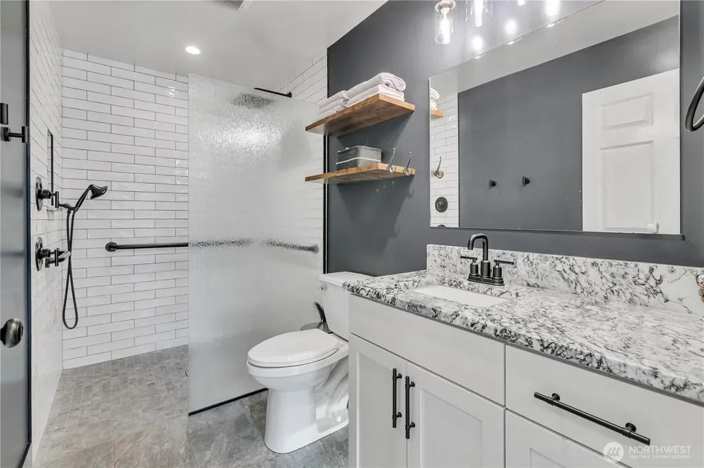 35 Silver Beach Drive Steilacoom WA 98388