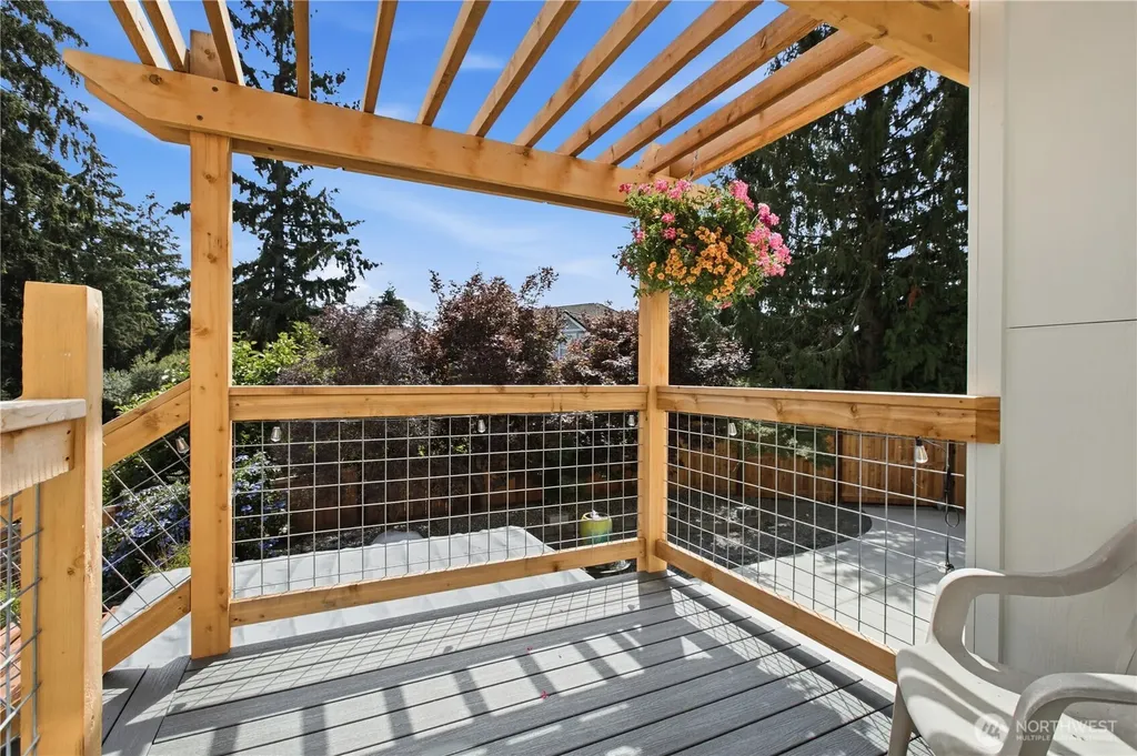 35 Silver Beach Drive Steilacoom WA 98388
